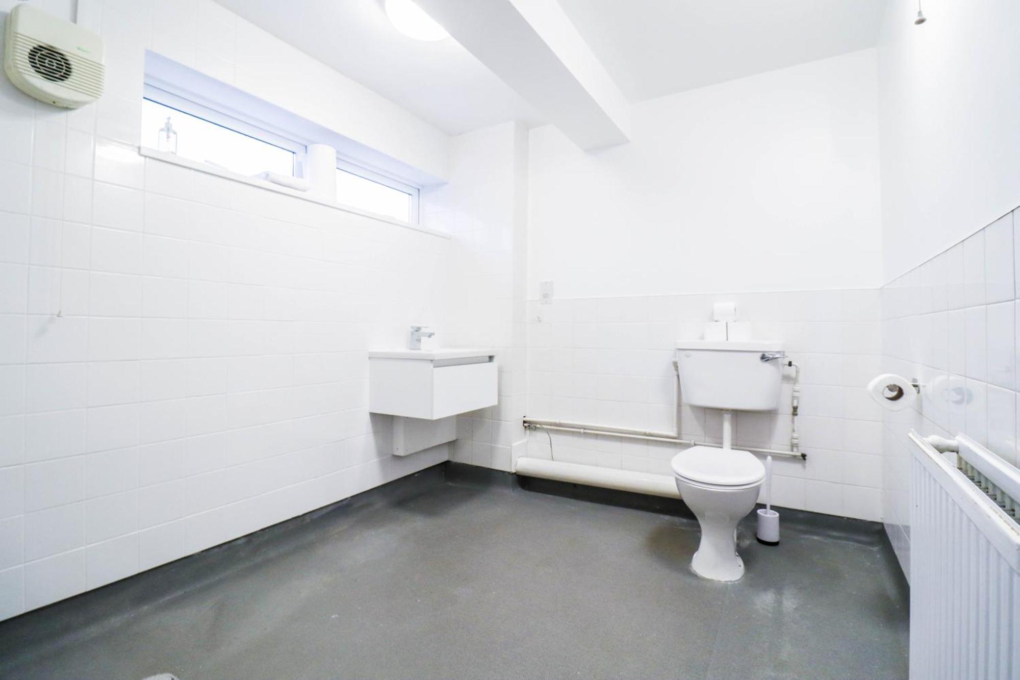 Bright And Spacious Contractor House L Parking! 보어햄우드 외부 사진