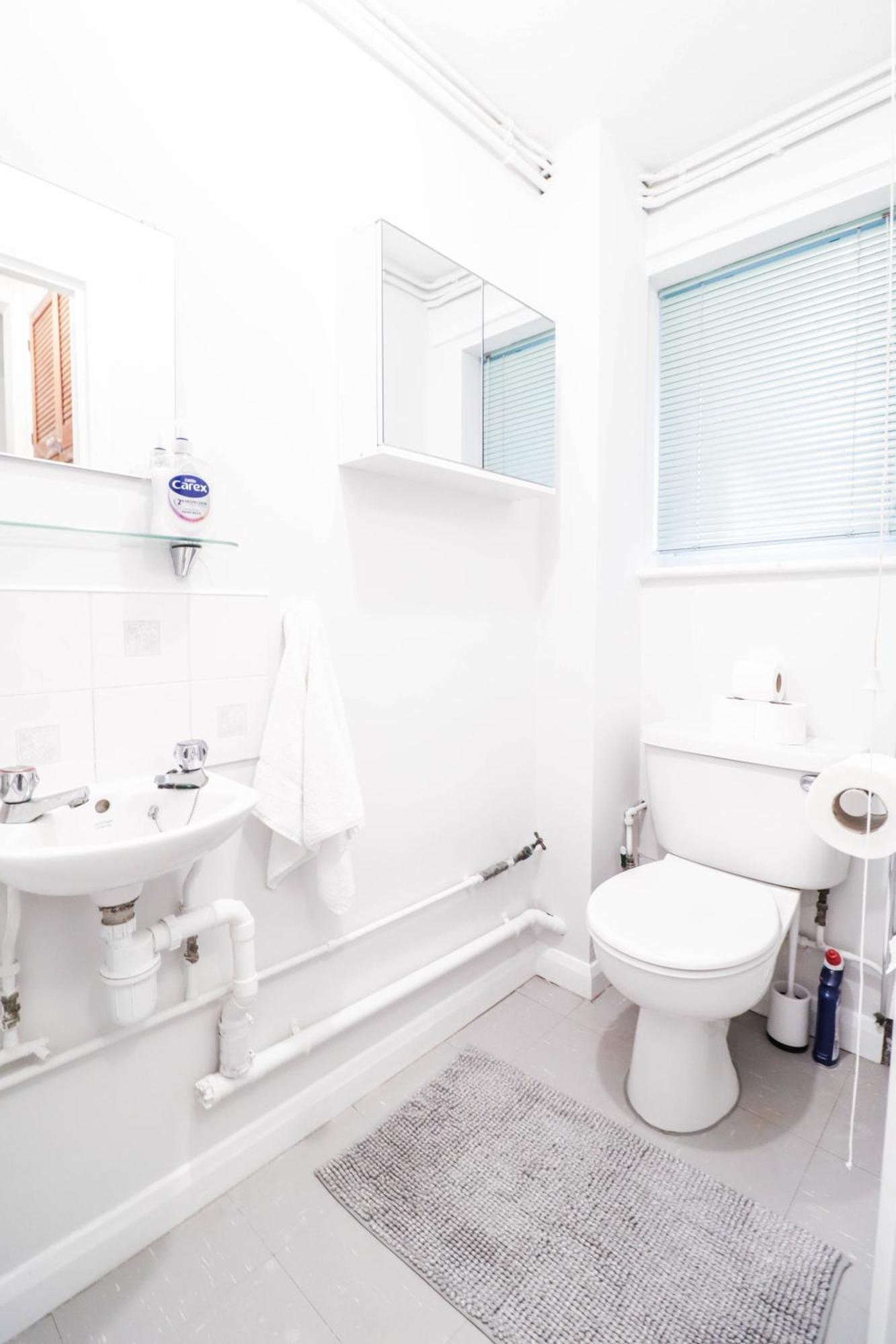 Bright And Spacious Contractor House L Parking! 보어햄우드 외부 사진
